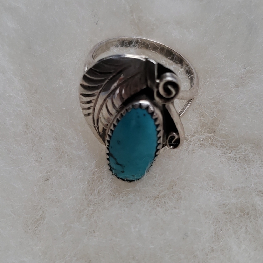 Silver turquoise ring.